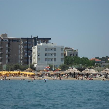 Hotel Mare Πέζαρο Εξωτερικό φωτογραφία